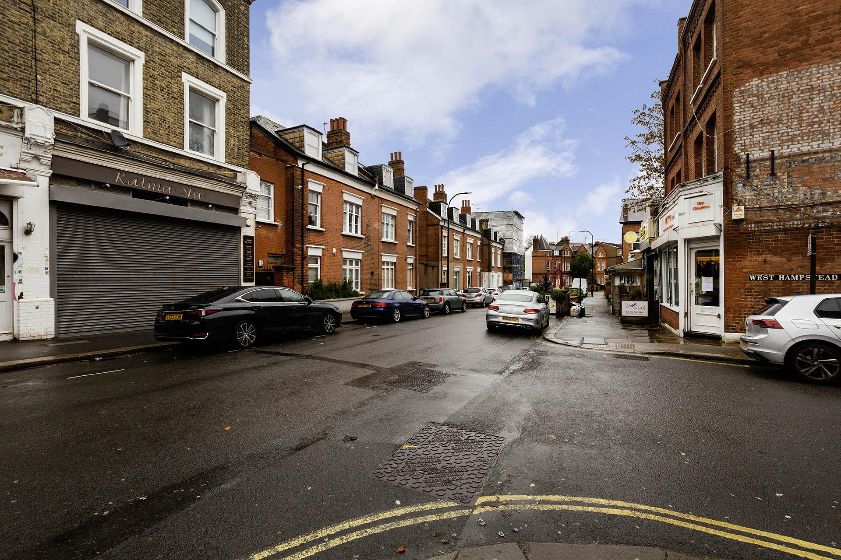 Modern and Central Apartment Broadhurst Gardens, West Hampstead NW6